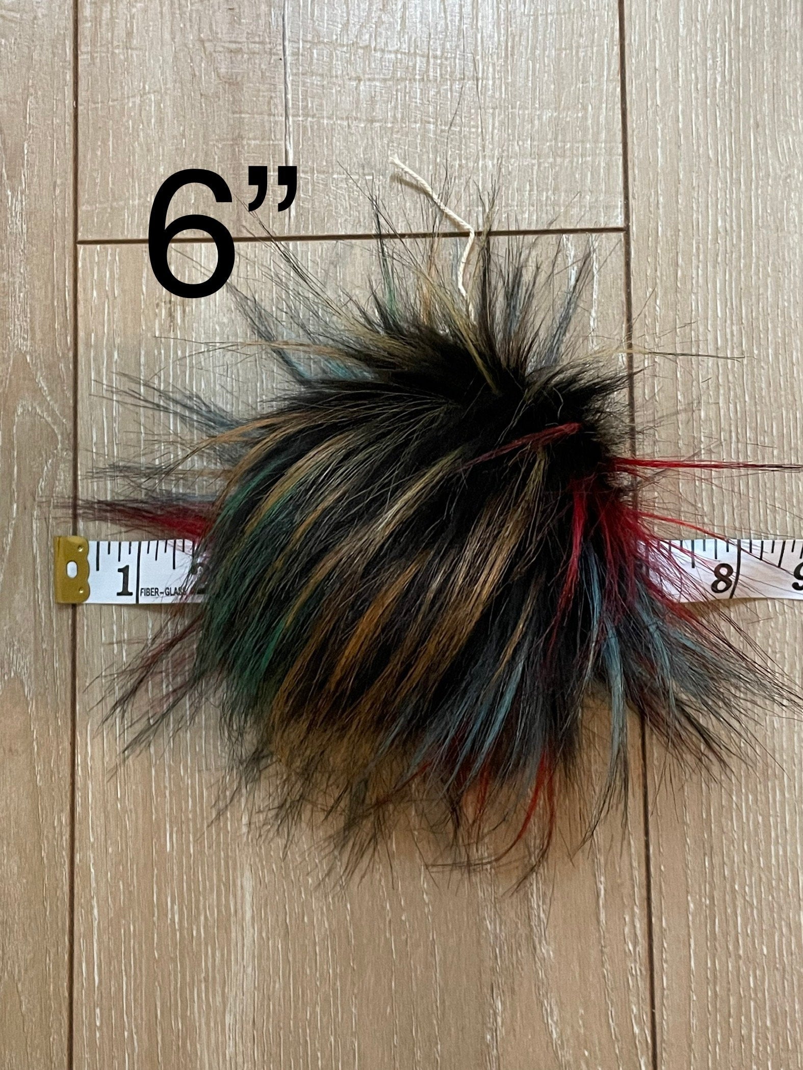 Parrot faux fur Pom Pom