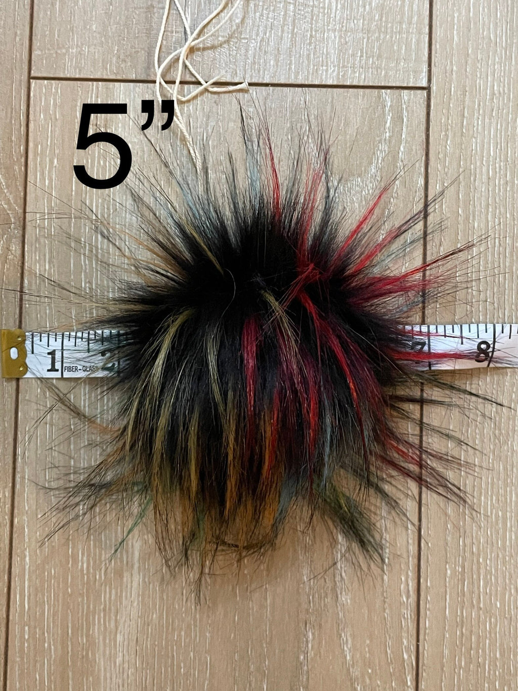 Parrot faux fur Pom Pom