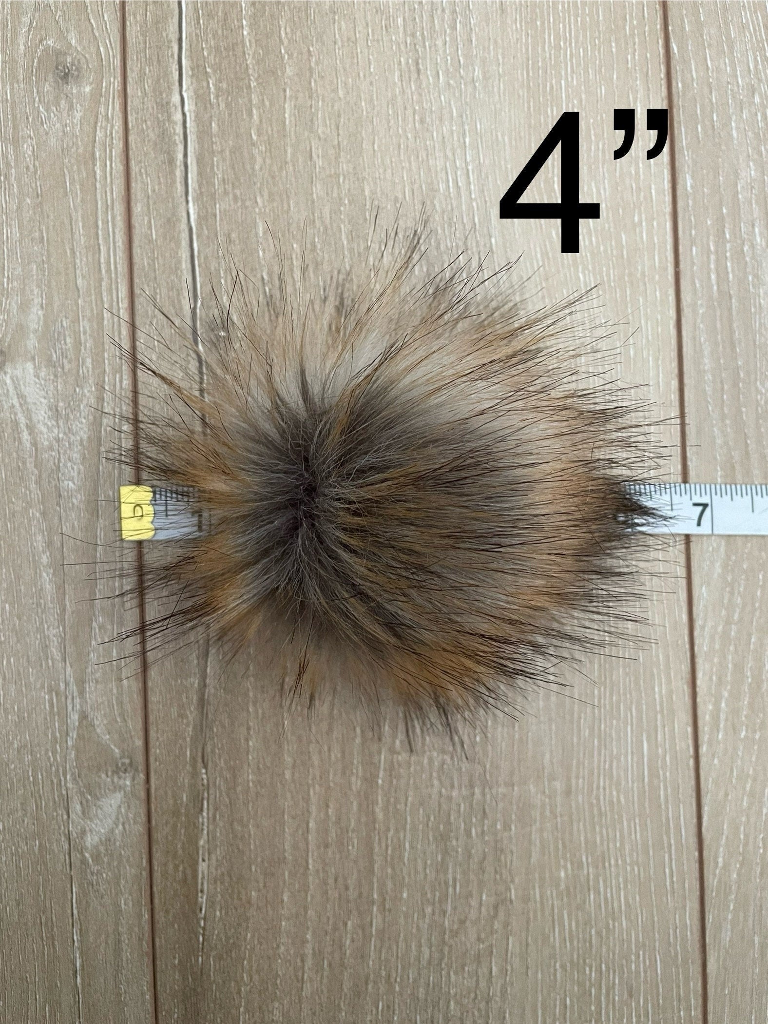 Mammoth faux fur Pom Pom