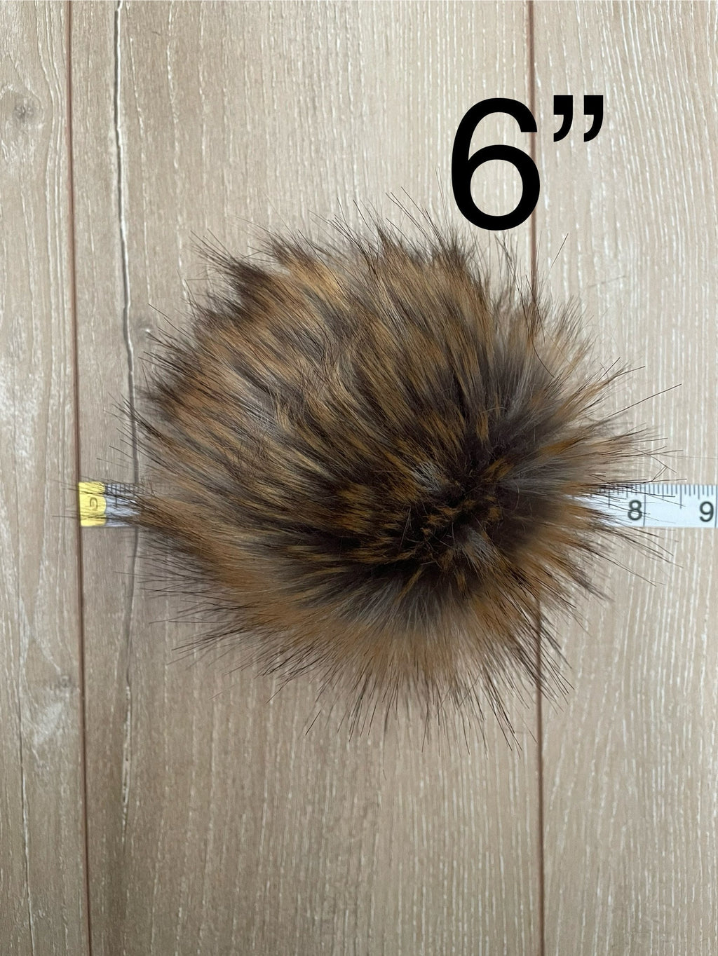 Mammoth faux fur Pom Pom