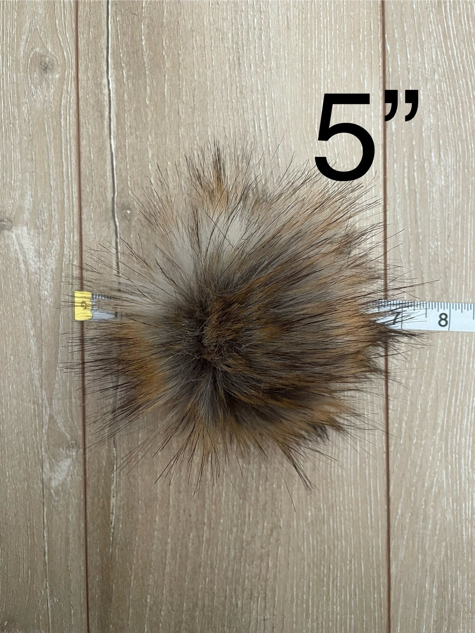 Mammoth faux fur Pom Pom