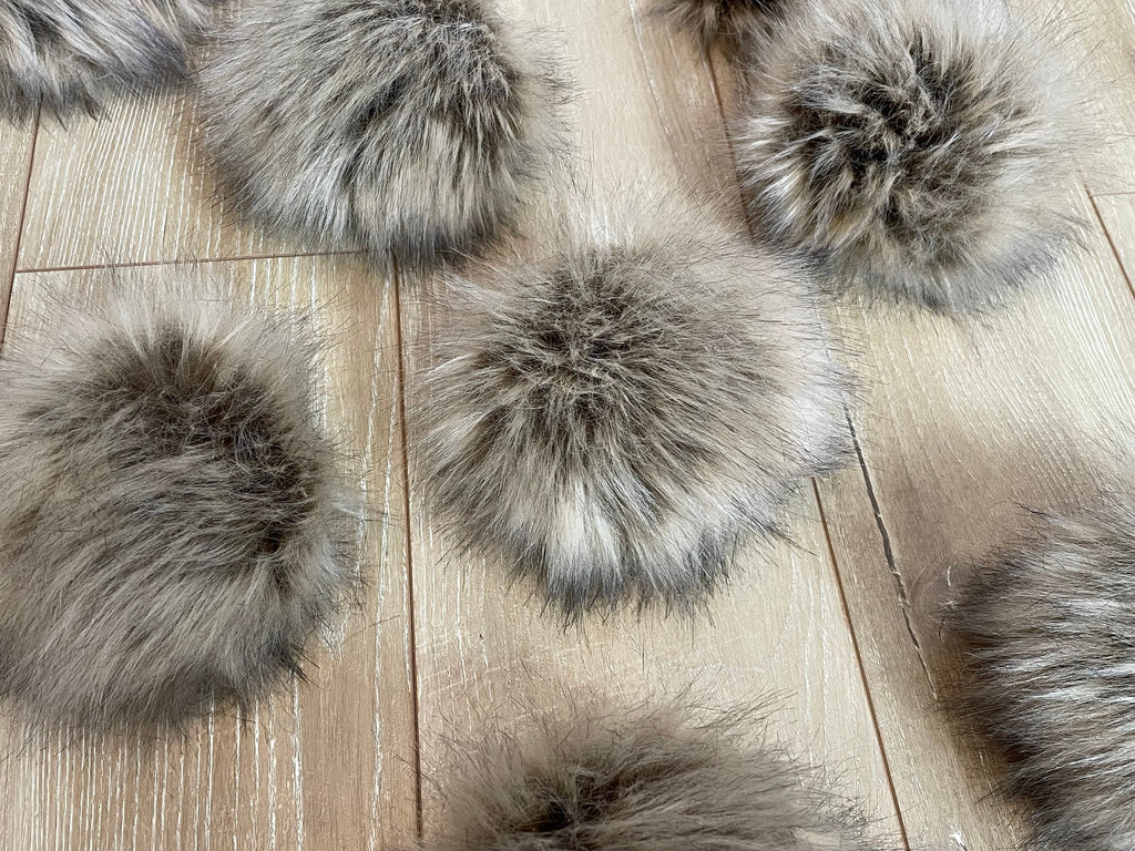 Alpaca faux fur pom pom