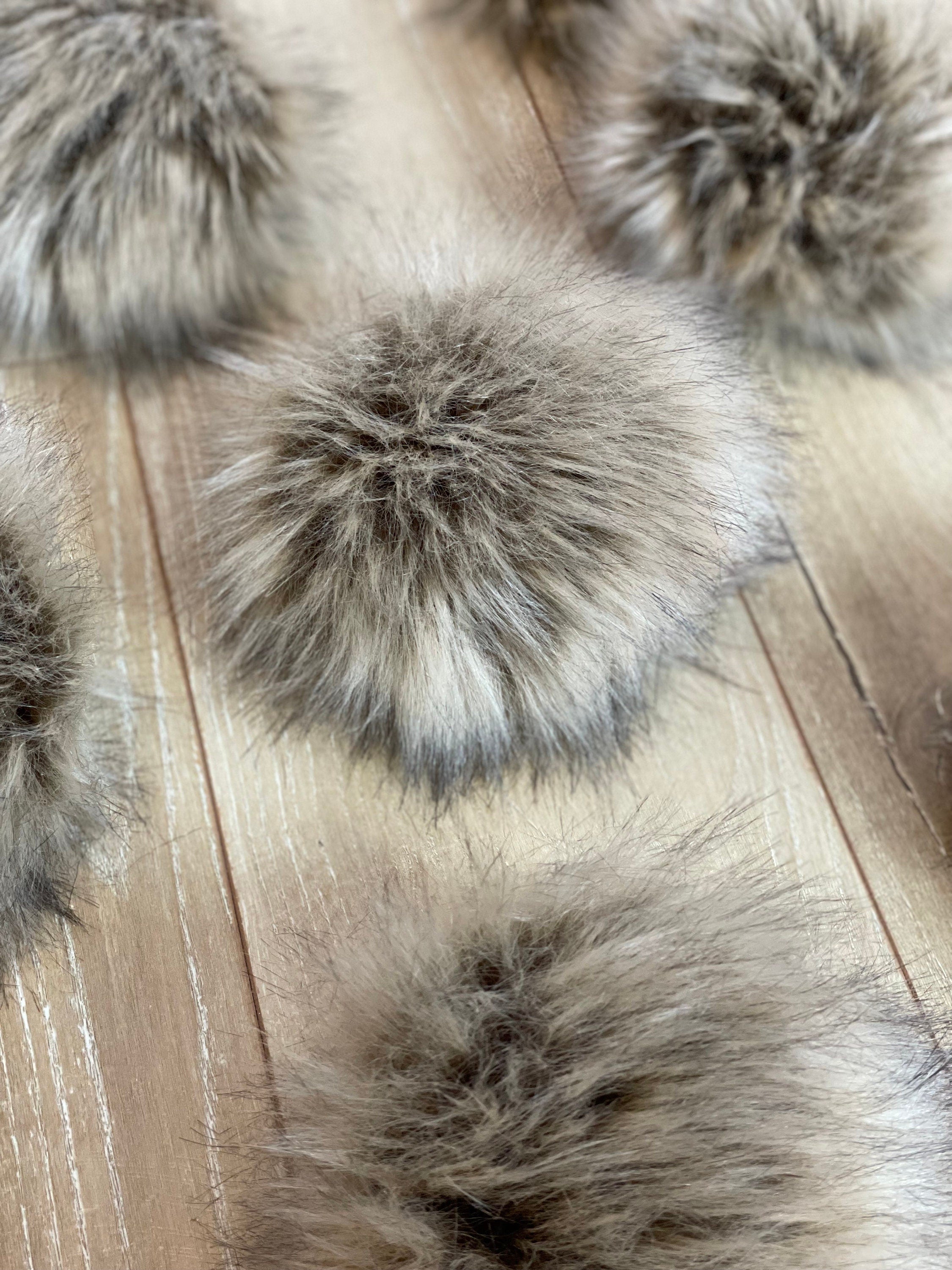 Alpaca faux fur pom pom