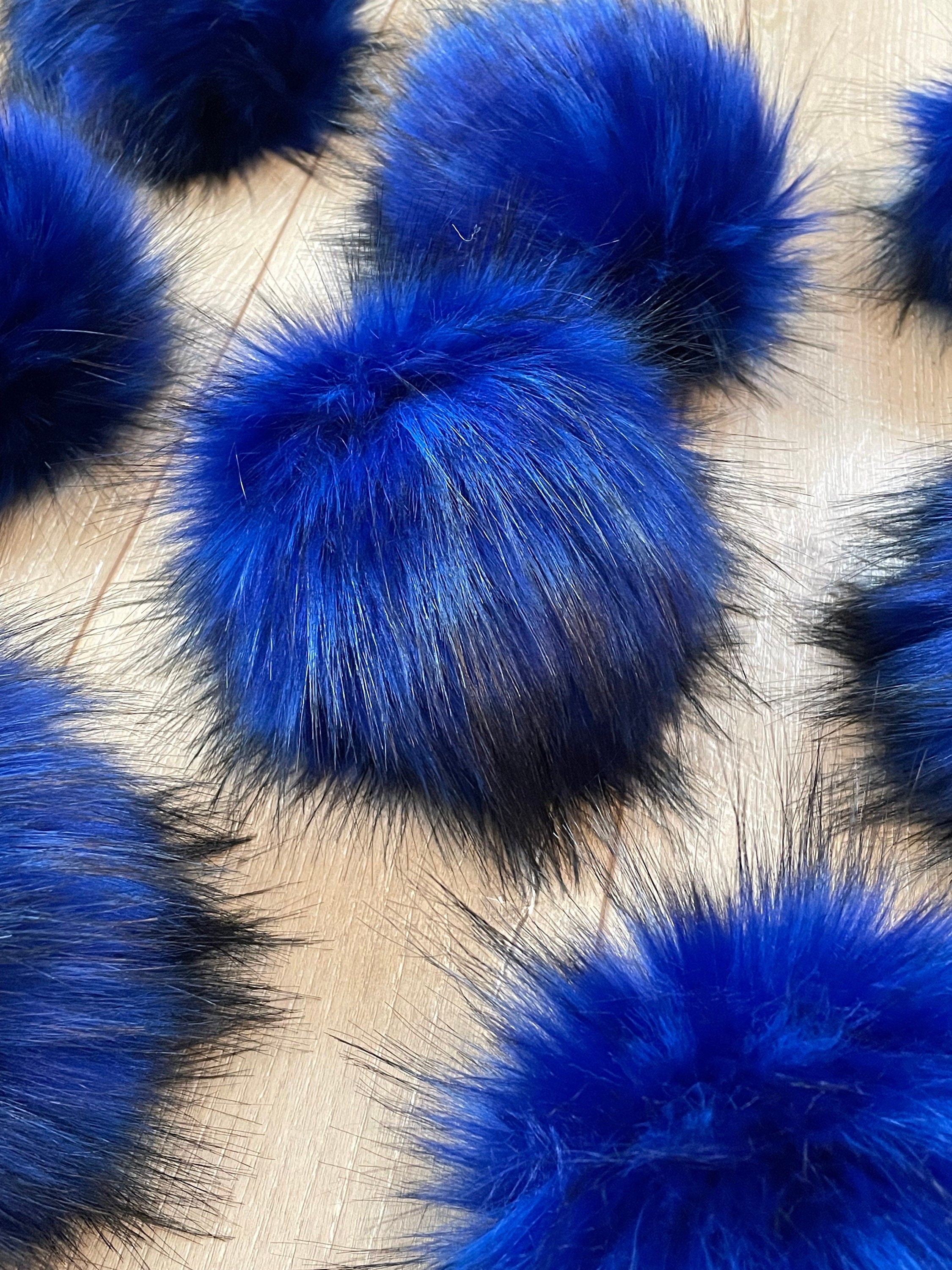 Sapphire luxe Pom