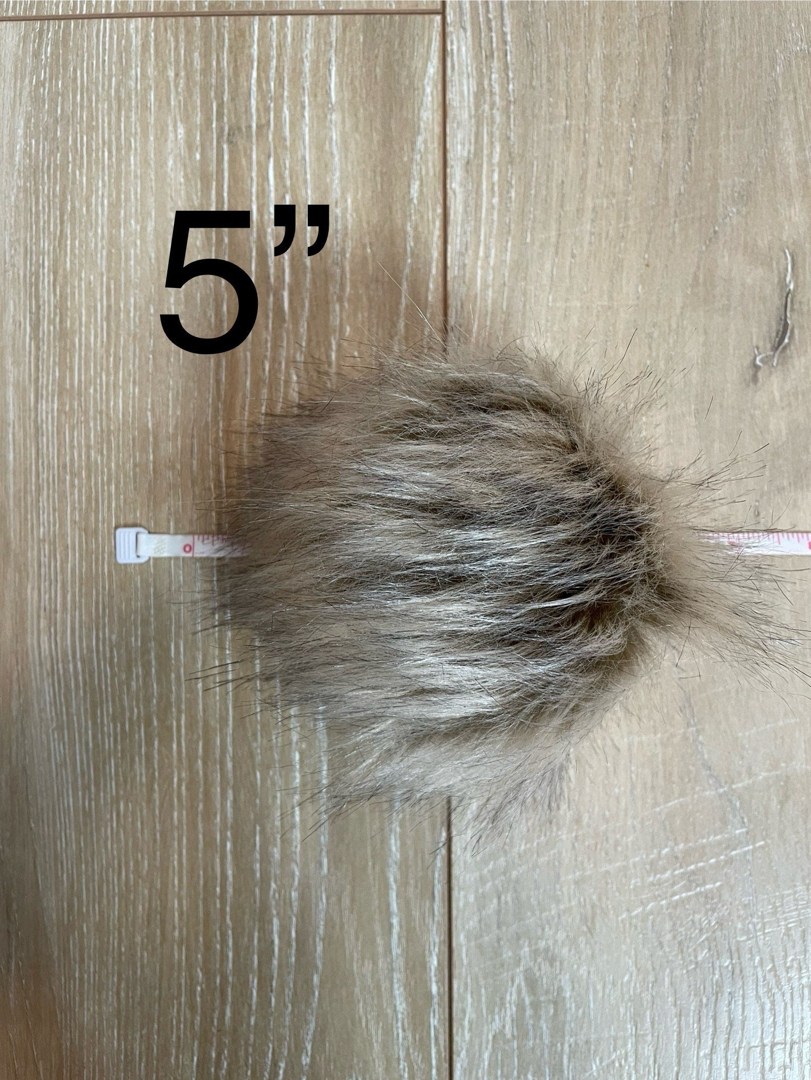 Alpaca faux fur pom pom