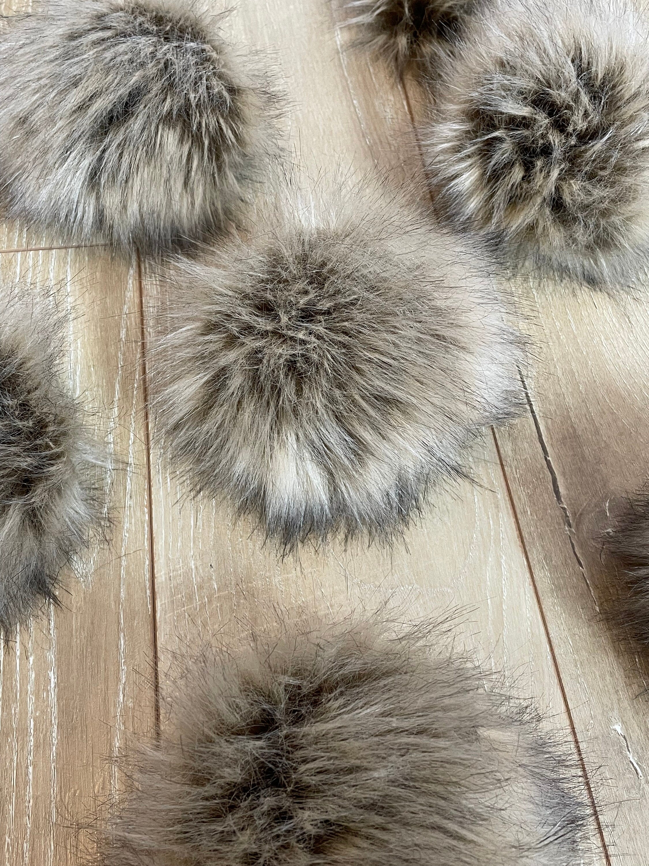 Alpaca faux fur pom pom