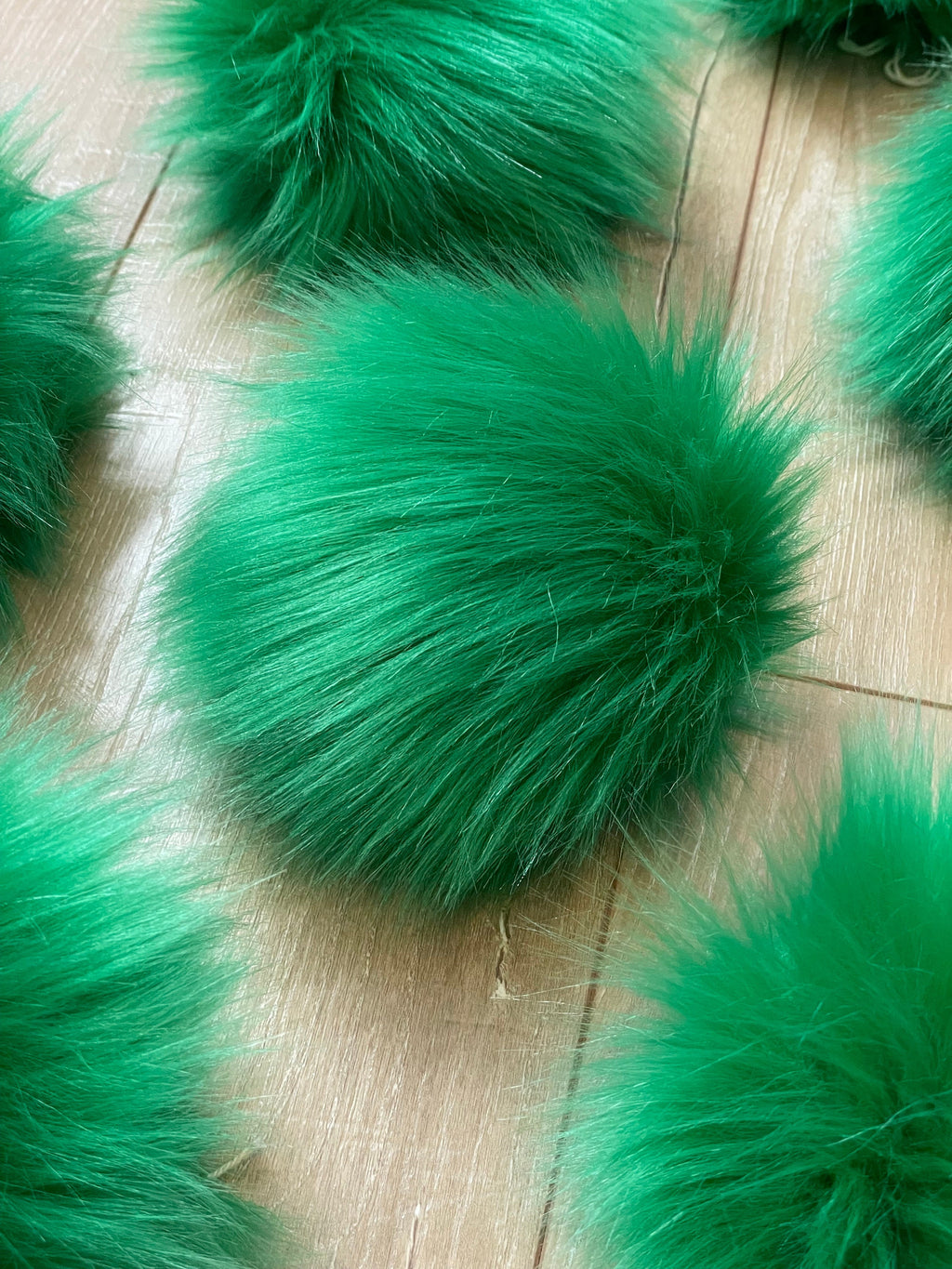 Kelly green Pom
