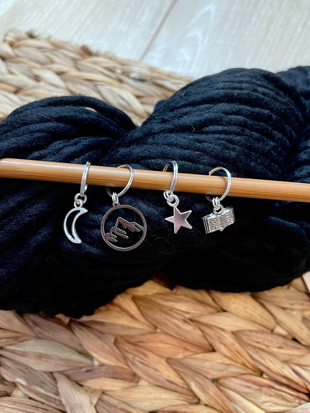 Acotar inspired stitch markers