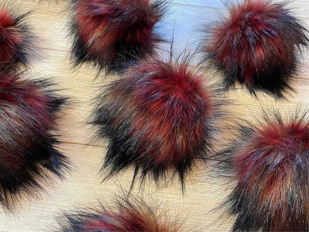 Scarlet luxe Pom