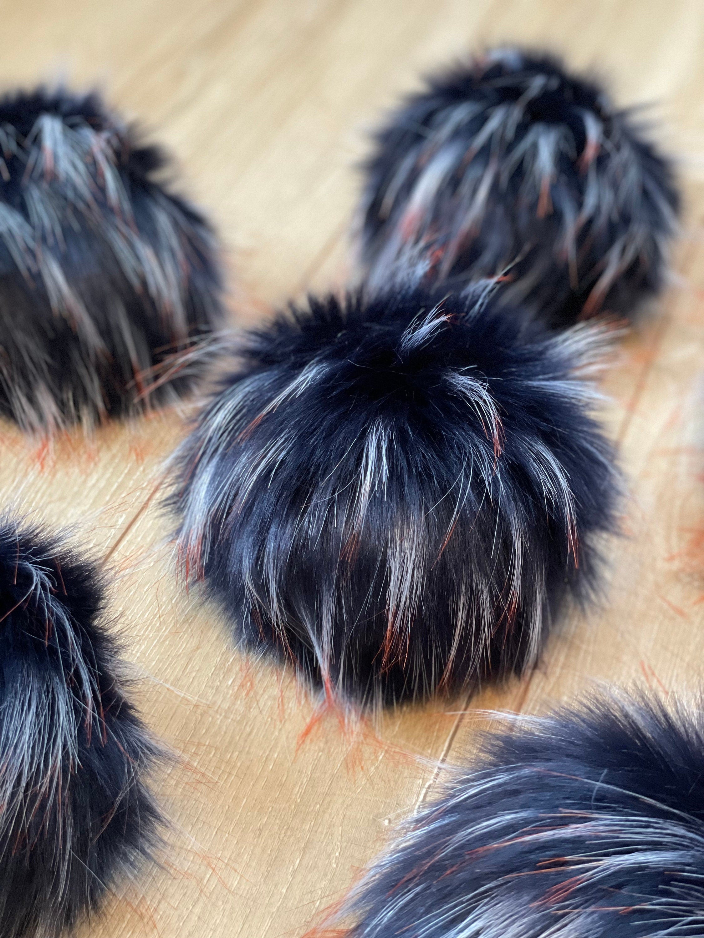 Midnight sky luxe Pom