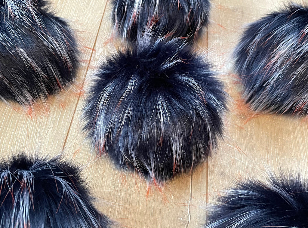 Midnight sky luxe Pom
