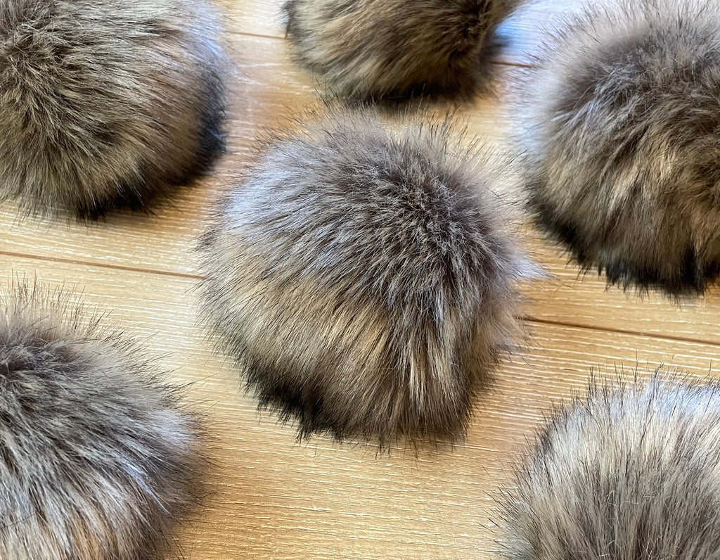 Bunny faux fur pom pom