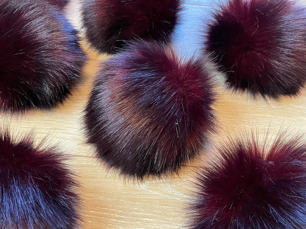 Merlot Luxe Pom