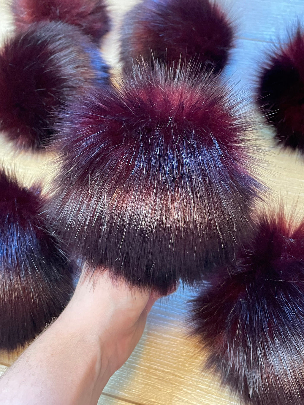 Merlot Luxe Pom