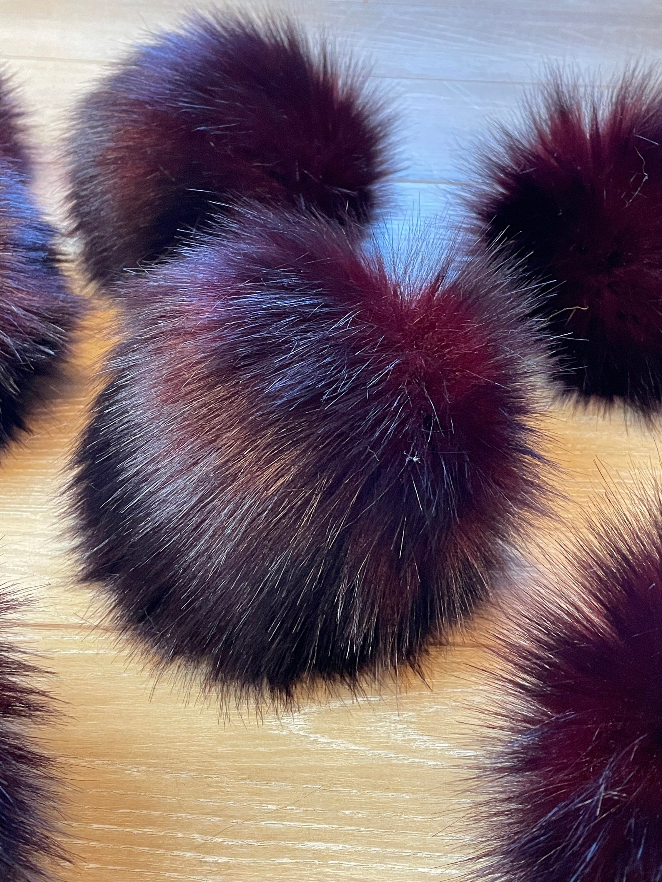 Merlot Luxe Pom