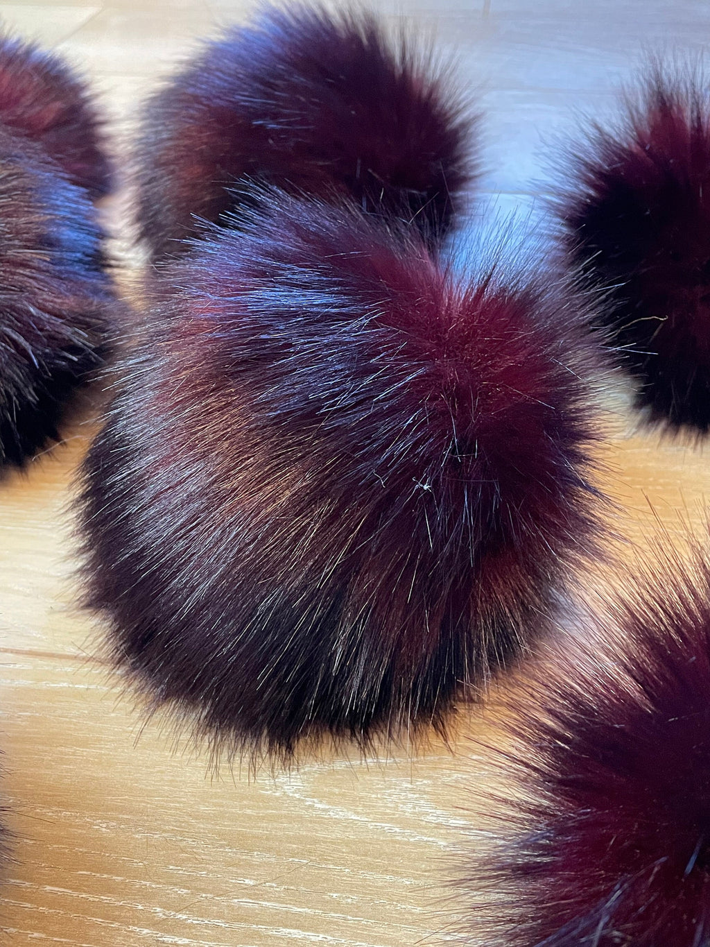 Merlot Luxe Pom
