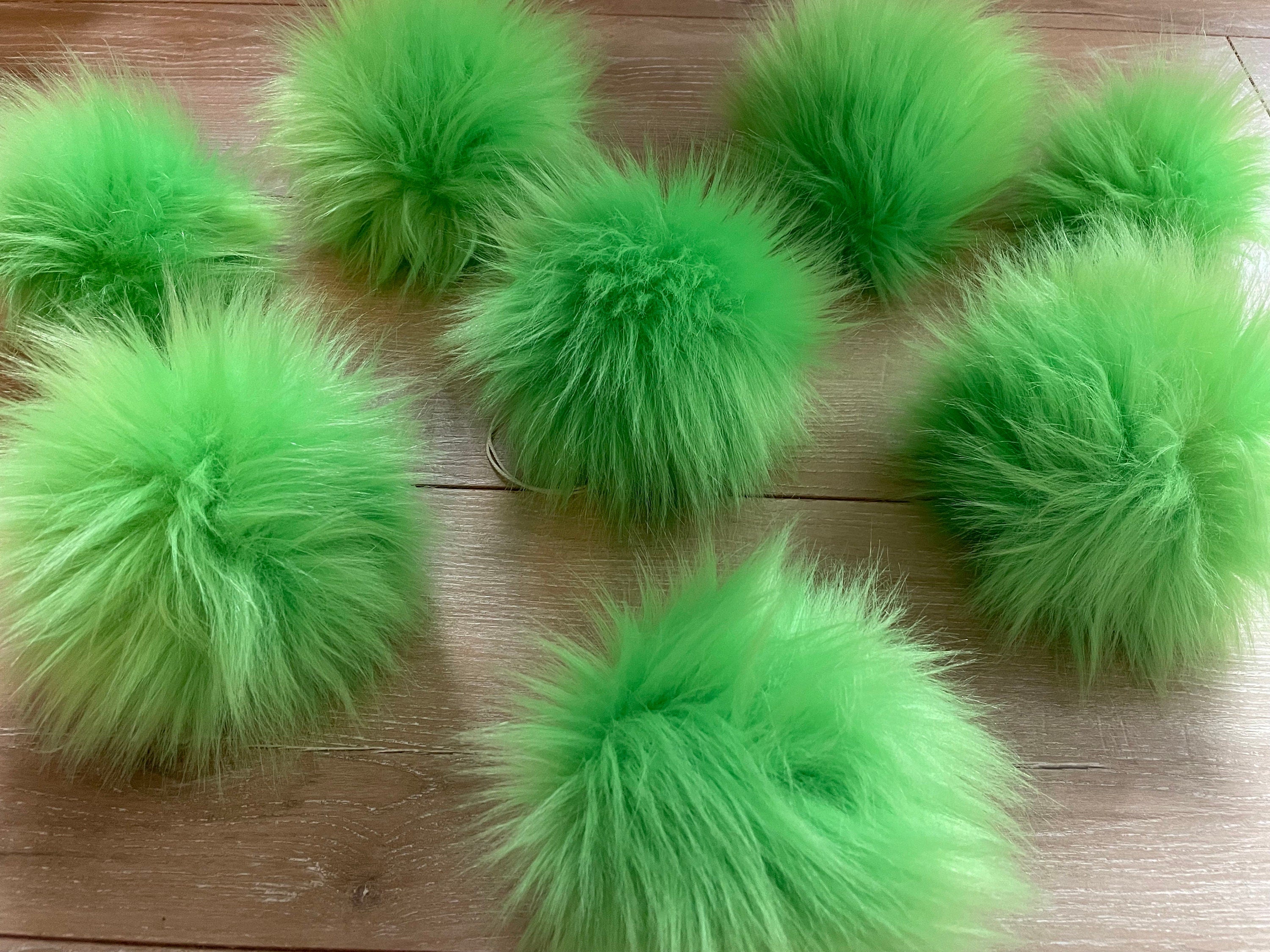 Grass green Pom