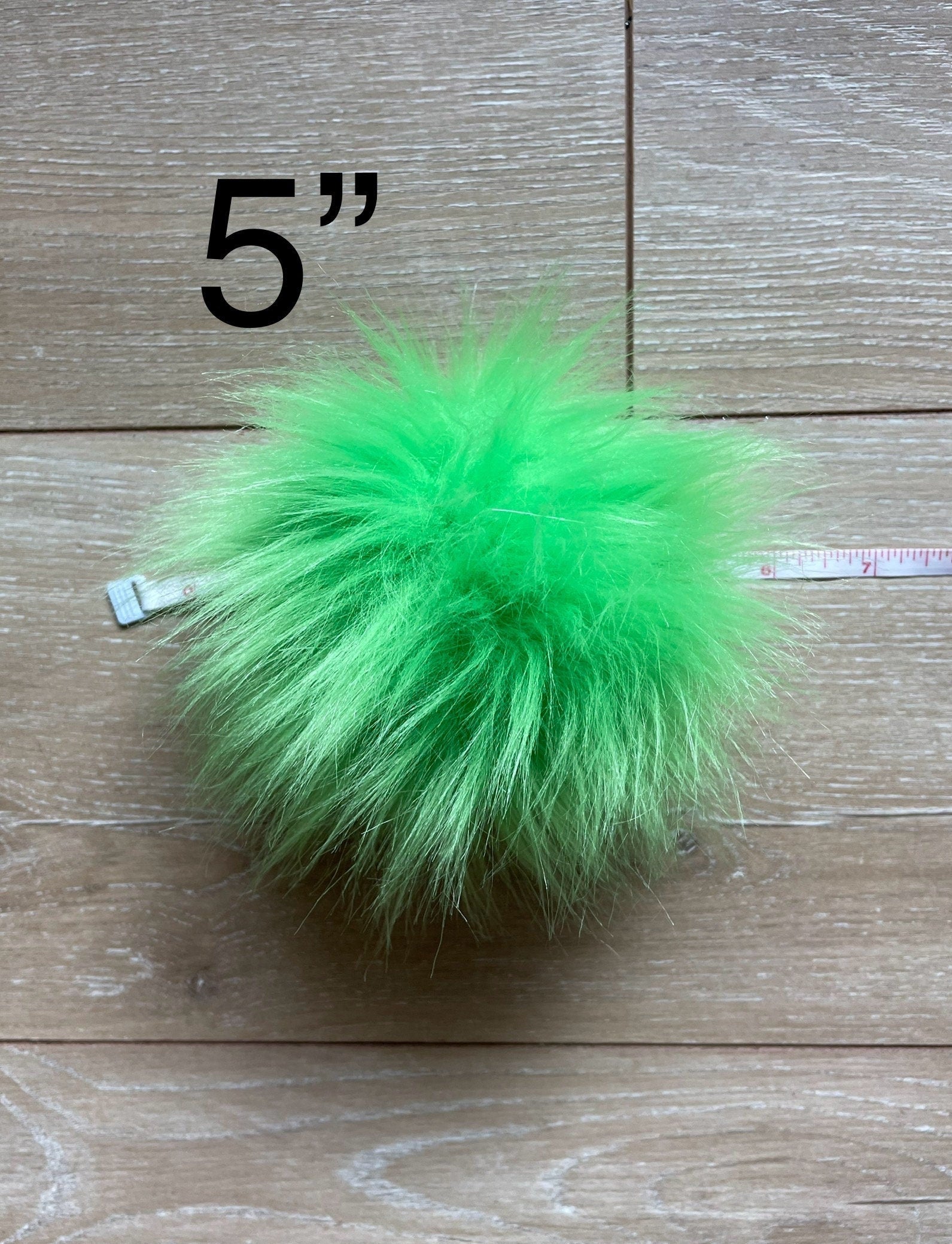 Grass green Pom