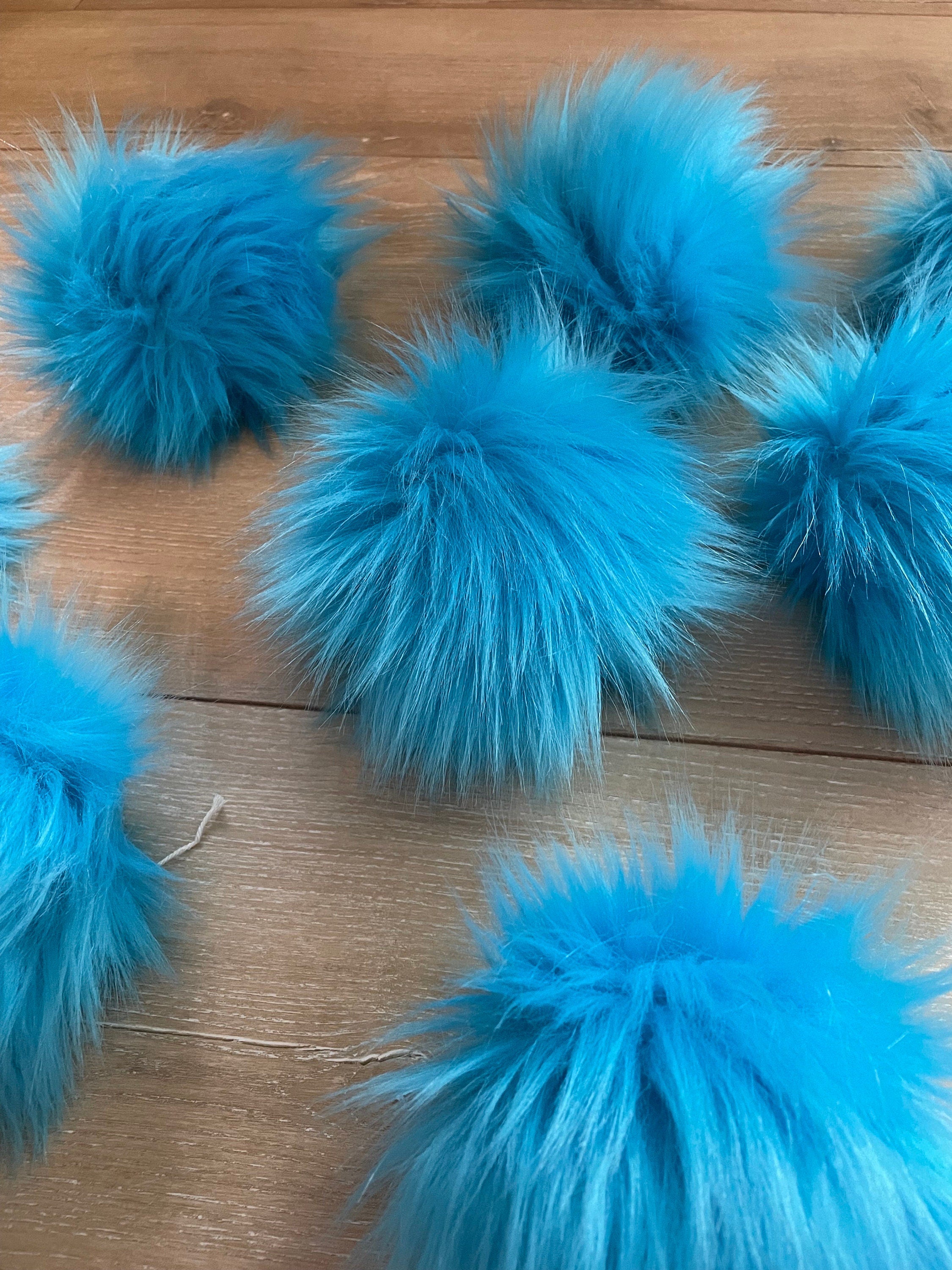 Electric blue Pom