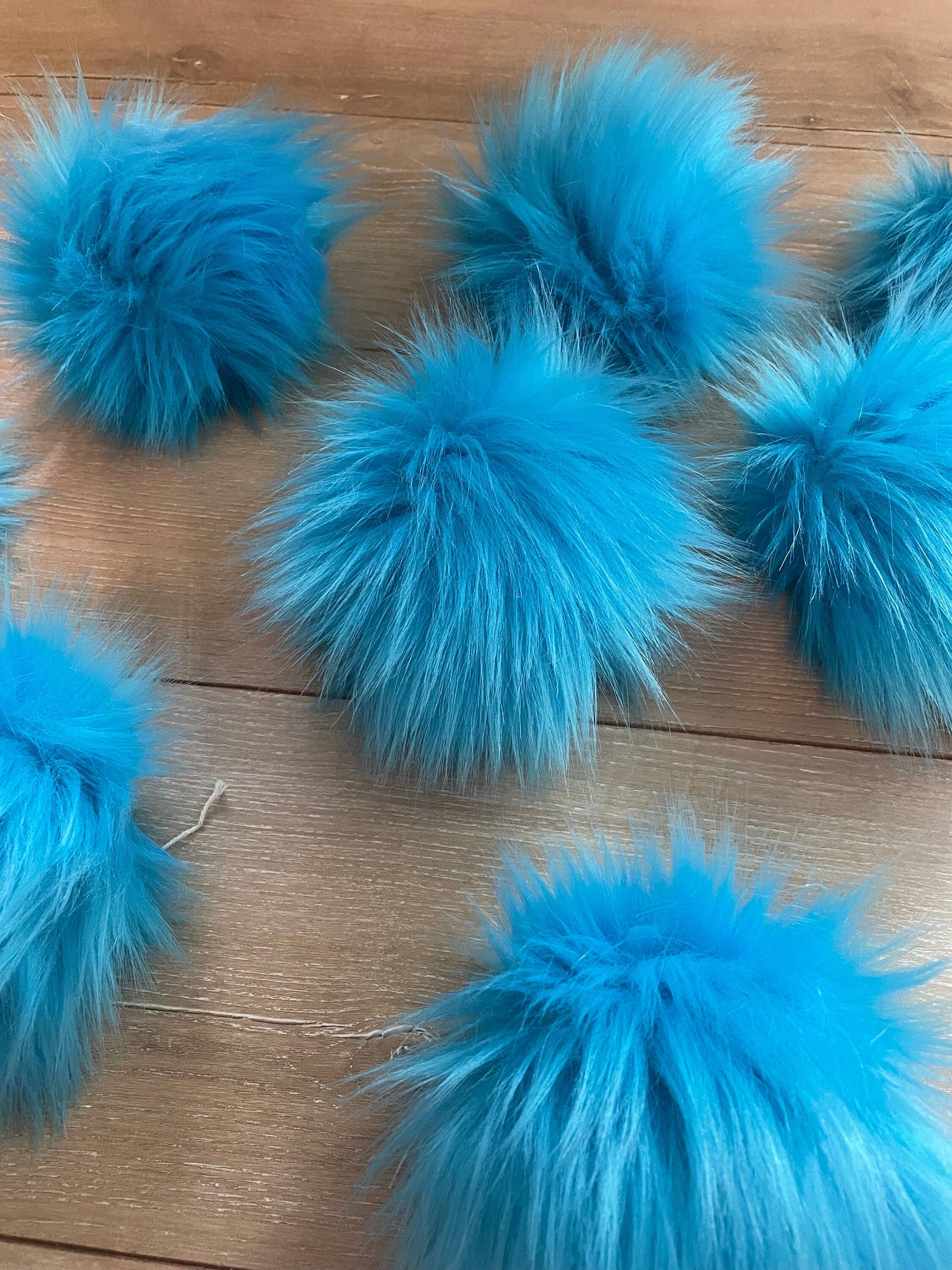 Electric blue Pom