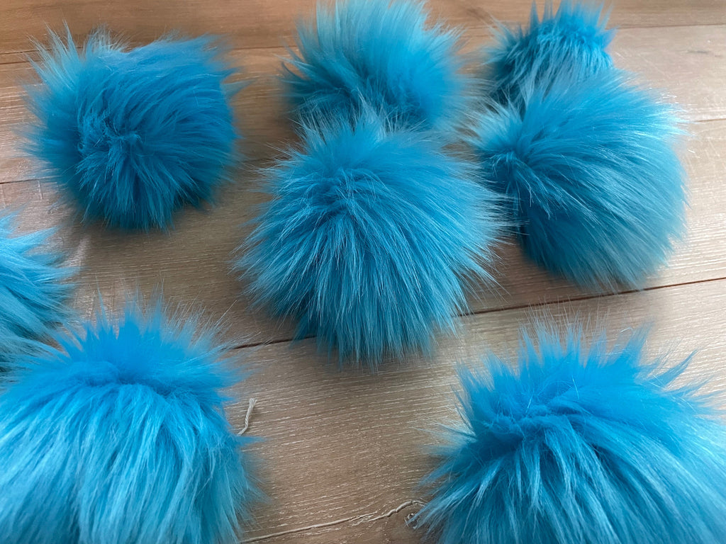 Electric blue Pom
