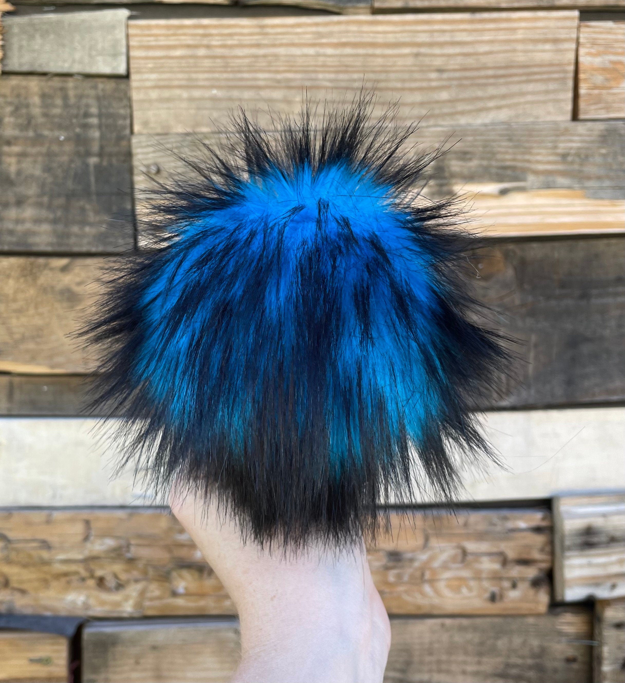 Blue nights faux fur pom pom