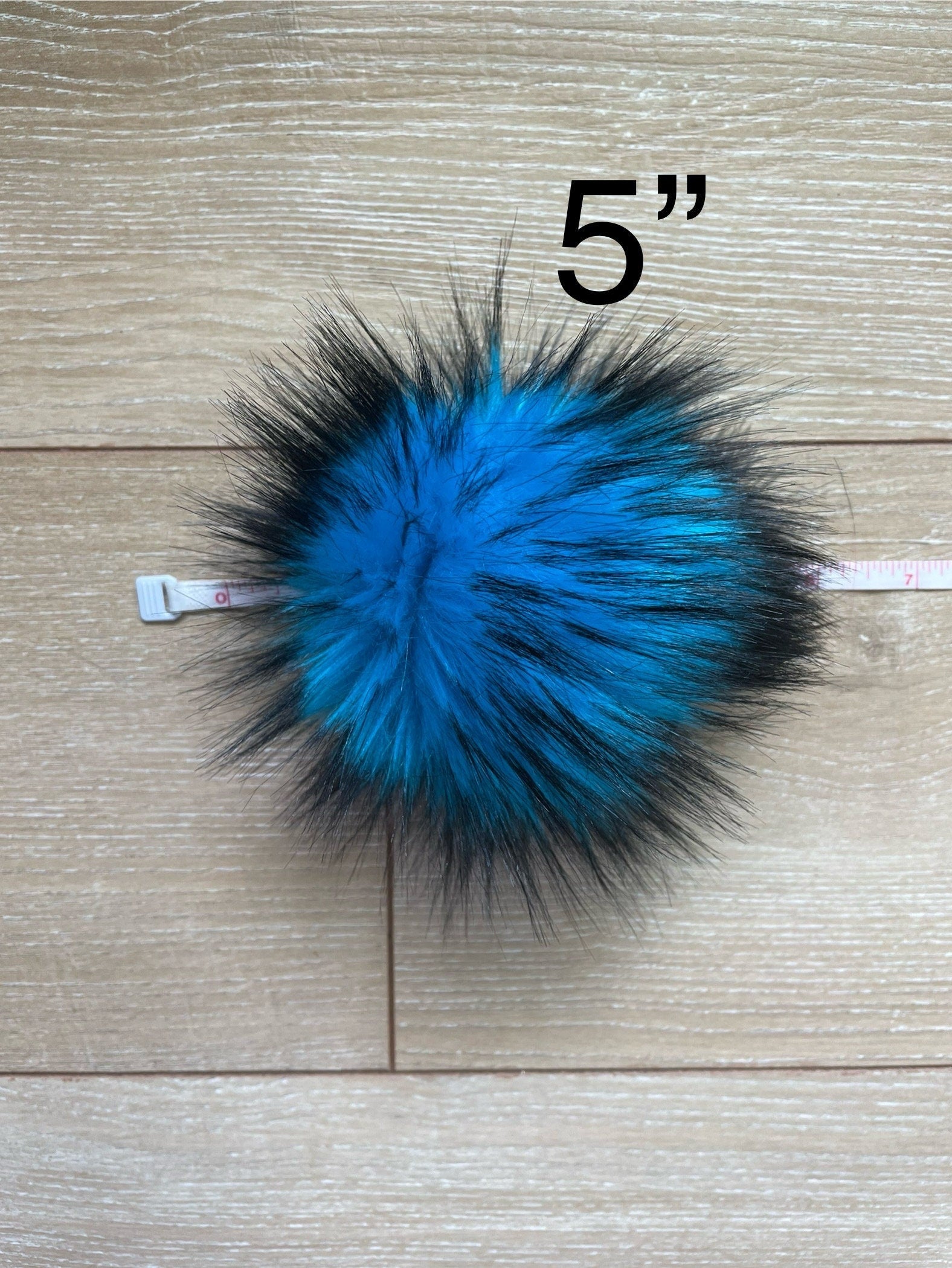 Blue nights faux fur pom pom