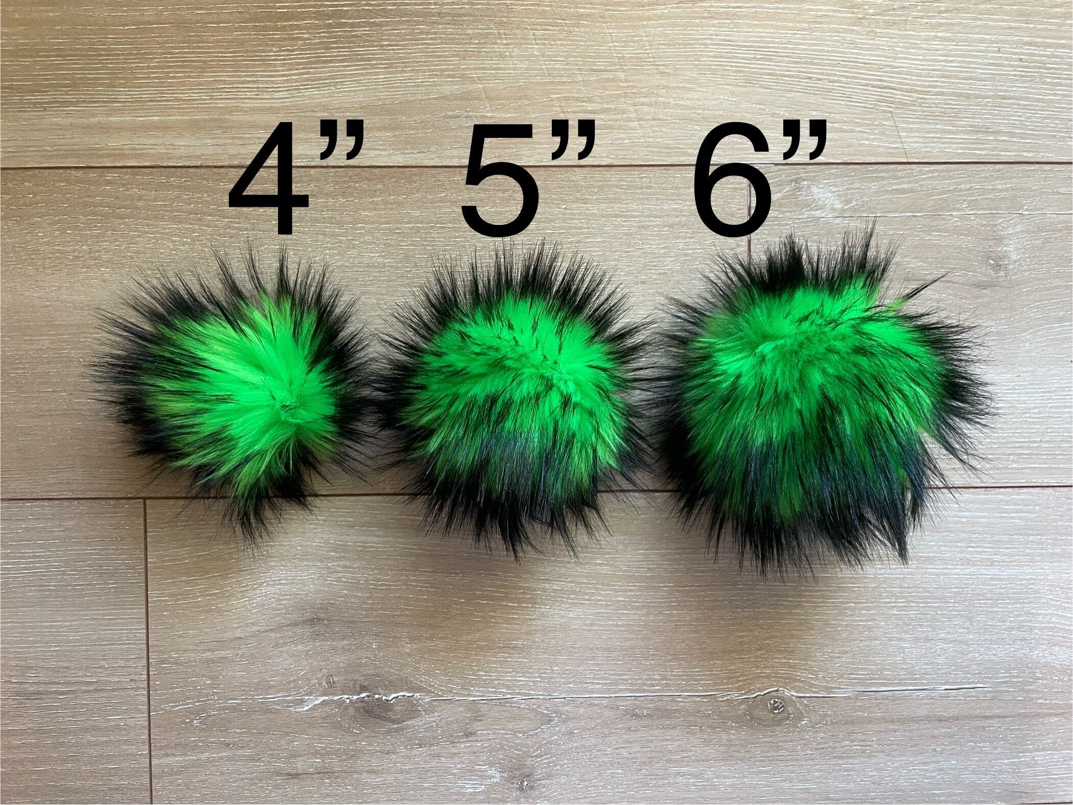 Green nights faux fur pom pom