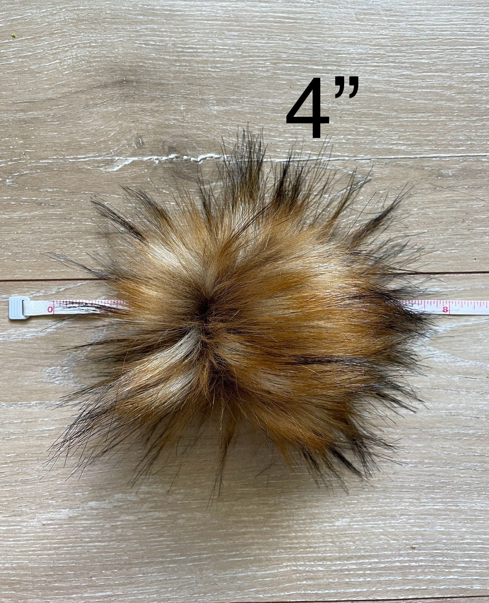 Goldy faux fur Pom