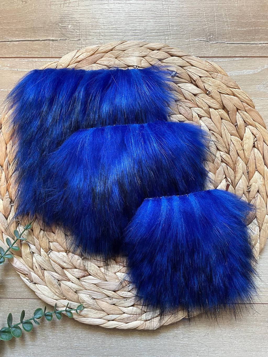DIY Sapphire luxe wolf SQUARE Faux fur Pom Pom