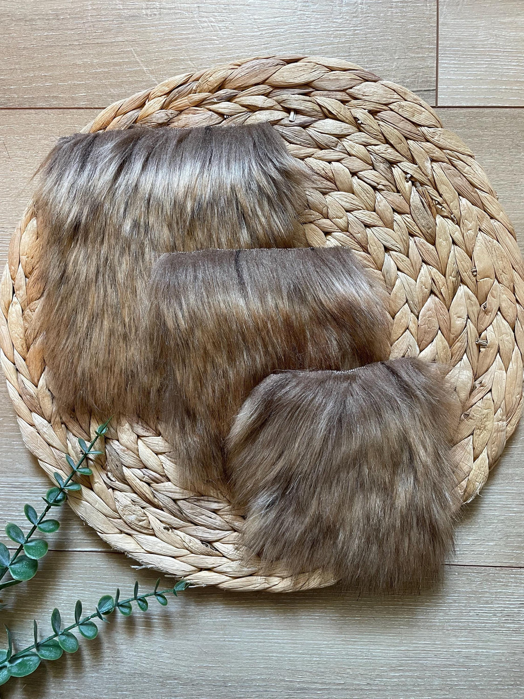DIY Highland SQUARE Faux fur Pom Pom