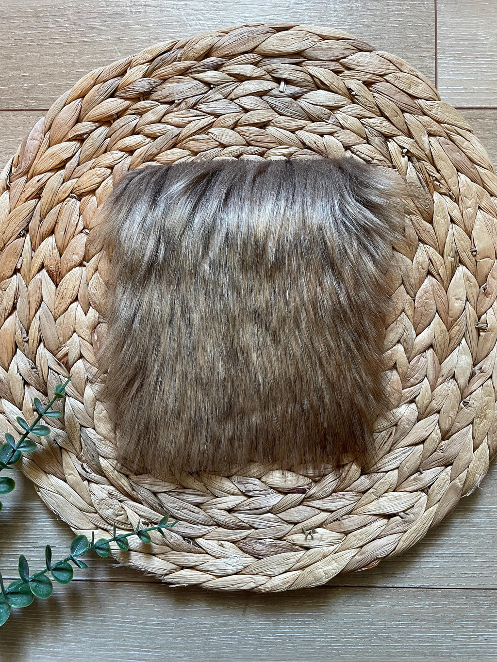 DIY Highland SQUARE Faux fur Pom Pom