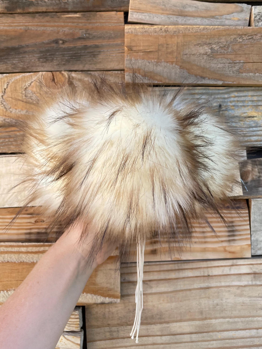 Lynx cat Faux fur Pom Pom