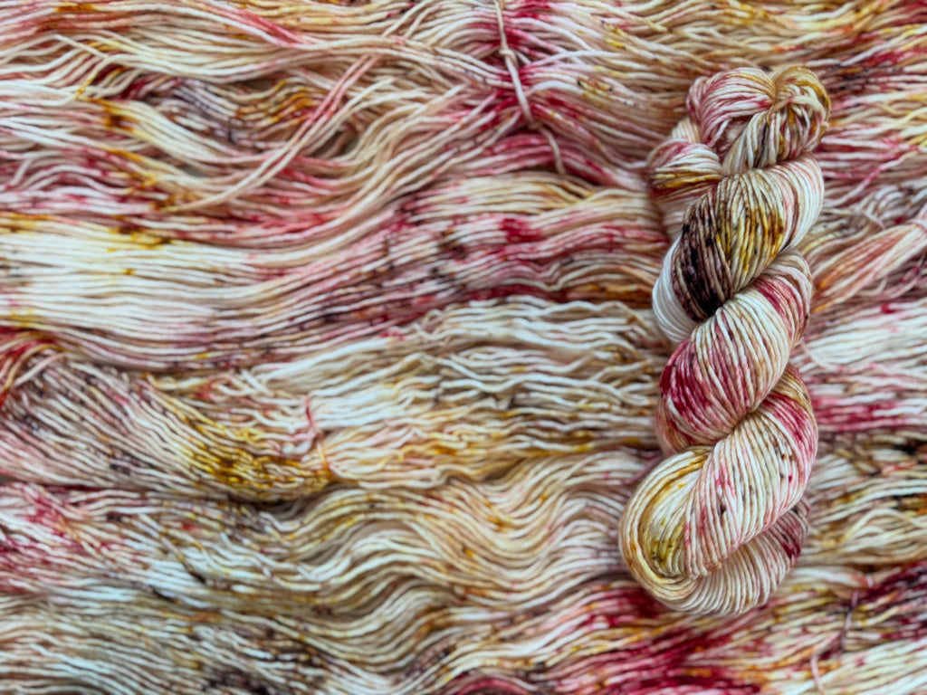 Morrigan hand dyed (worsted/aran)