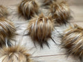 Crème brûlée Faux fur Pom Pom