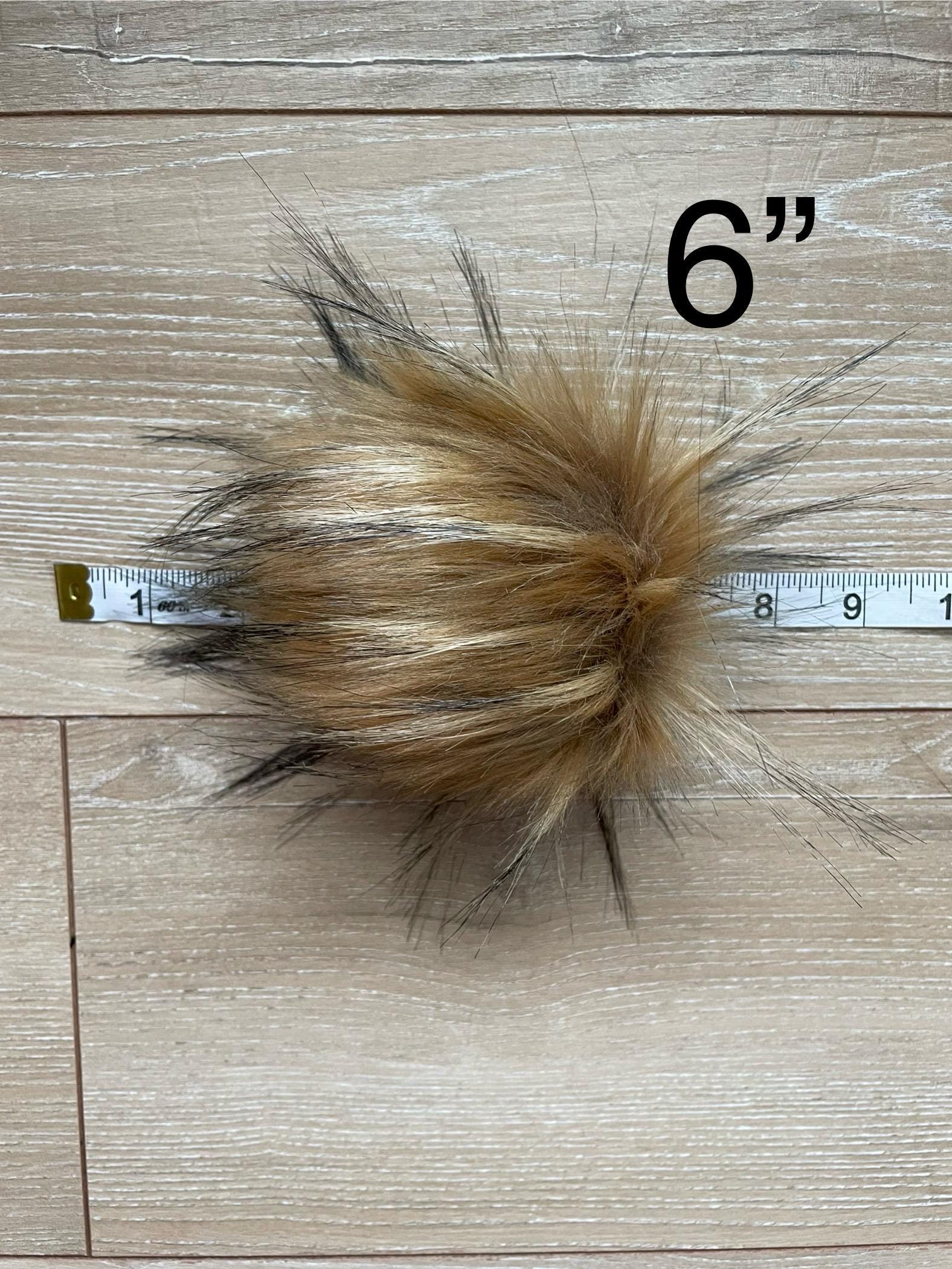 Crème brûlée Faux fur Pom Pom