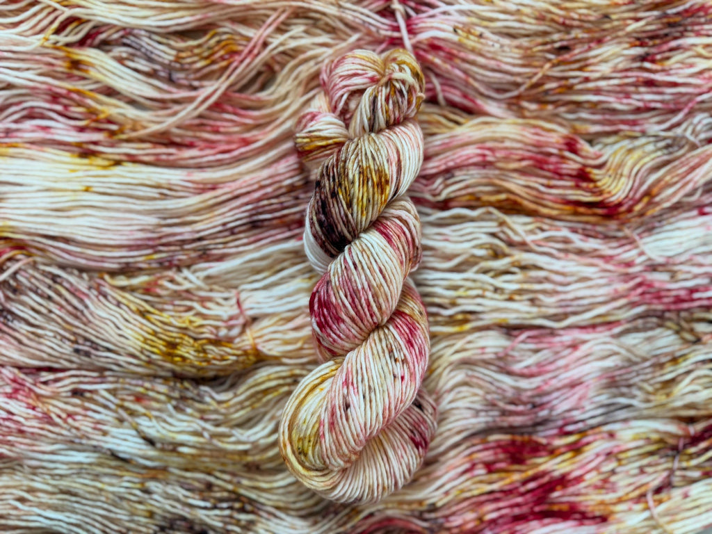 Morrigan hand dyed (worsted/aran)