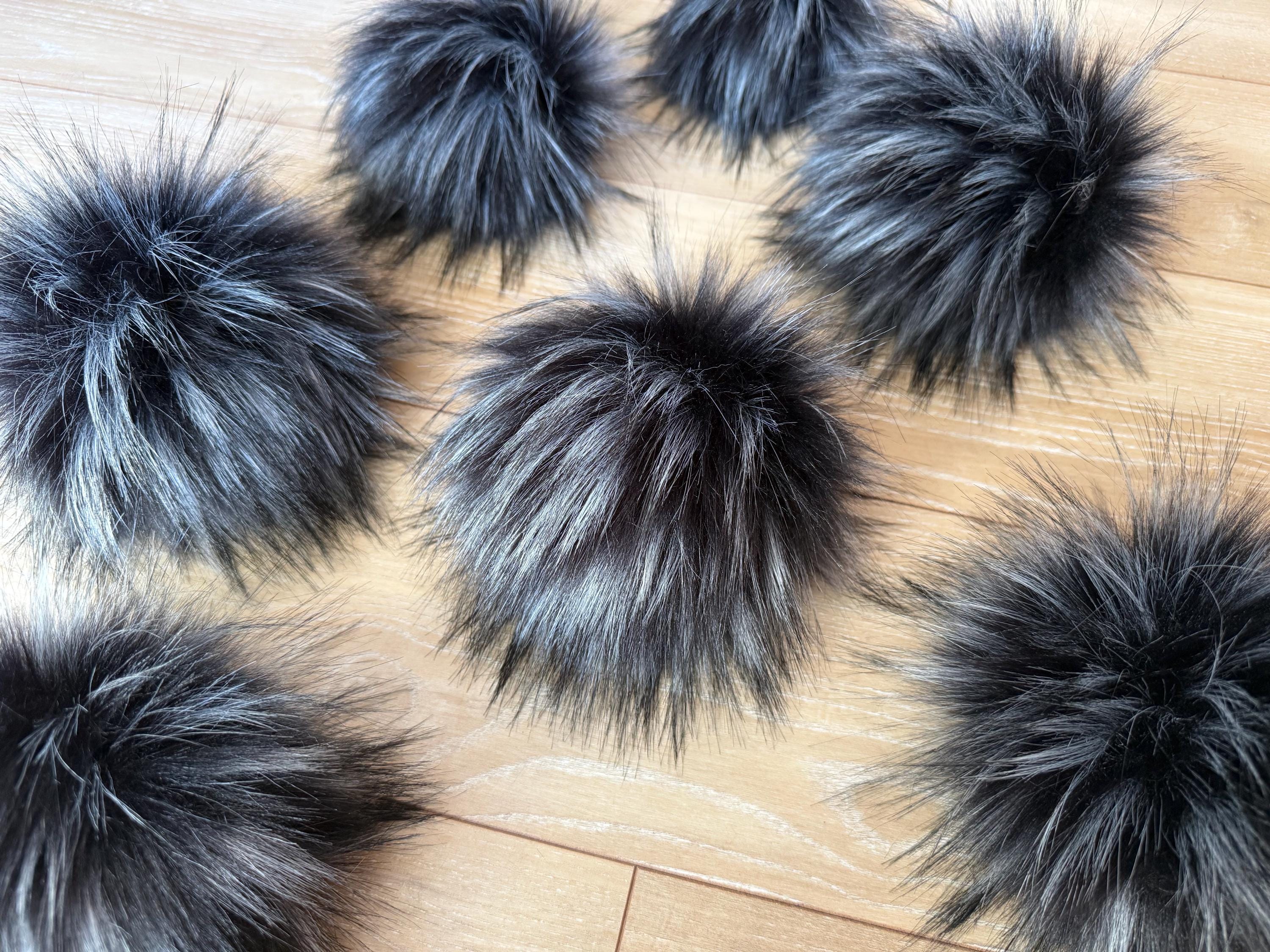 Black cat Luxe faux fur pom pom