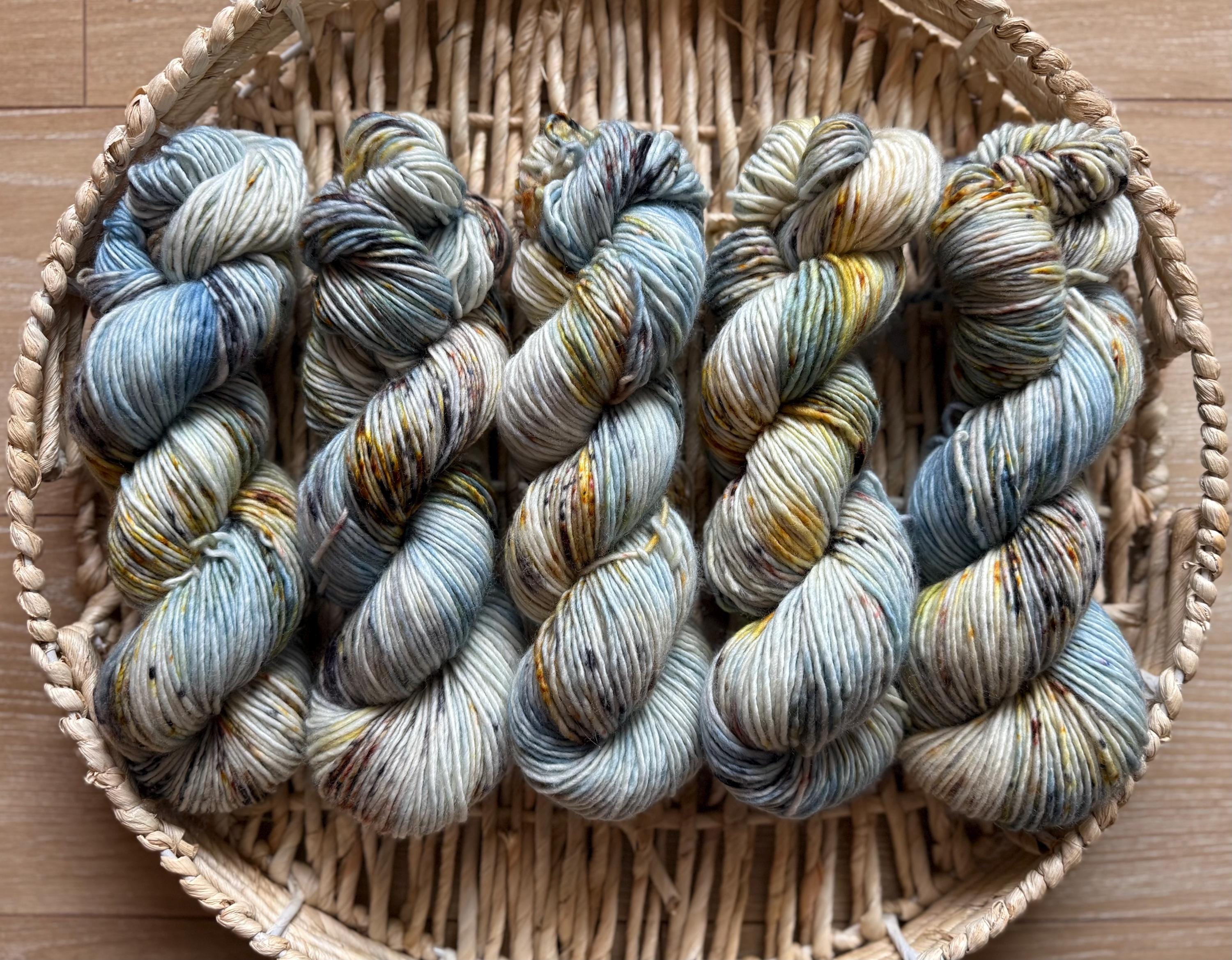 Nesta hand dyed (worsted/aran)