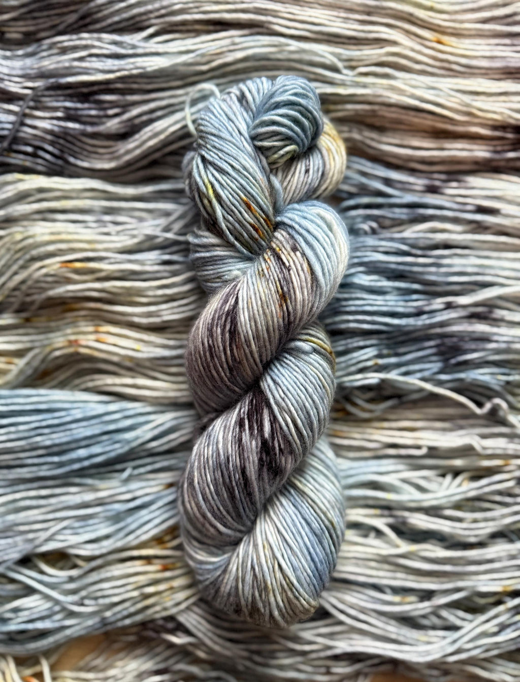Feyre darling hand dyed (worsted/aran) merino wool yarn