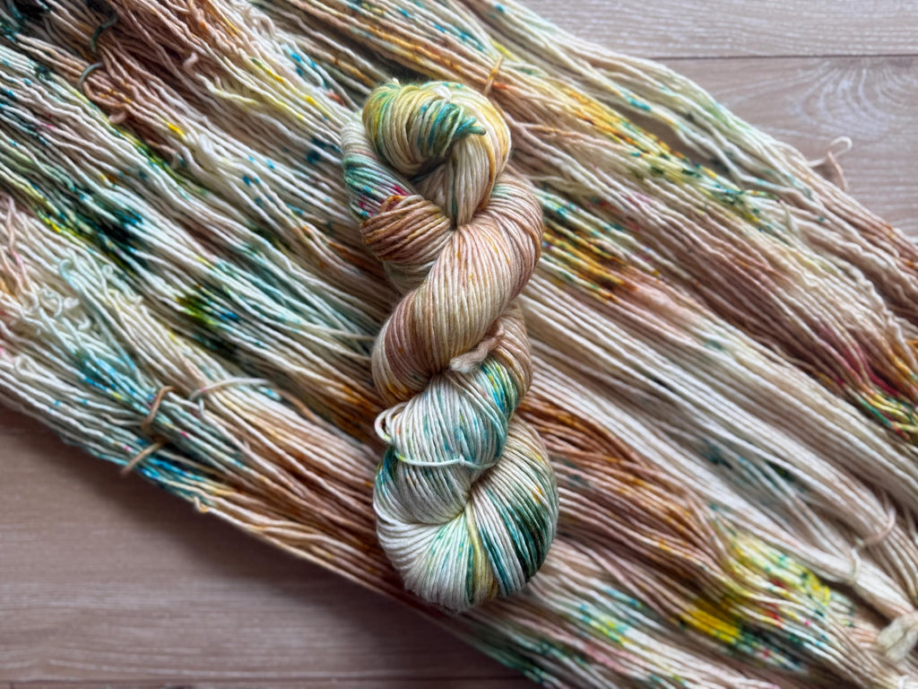 Elain hand dyed (worsted/aran) merino wool yarn