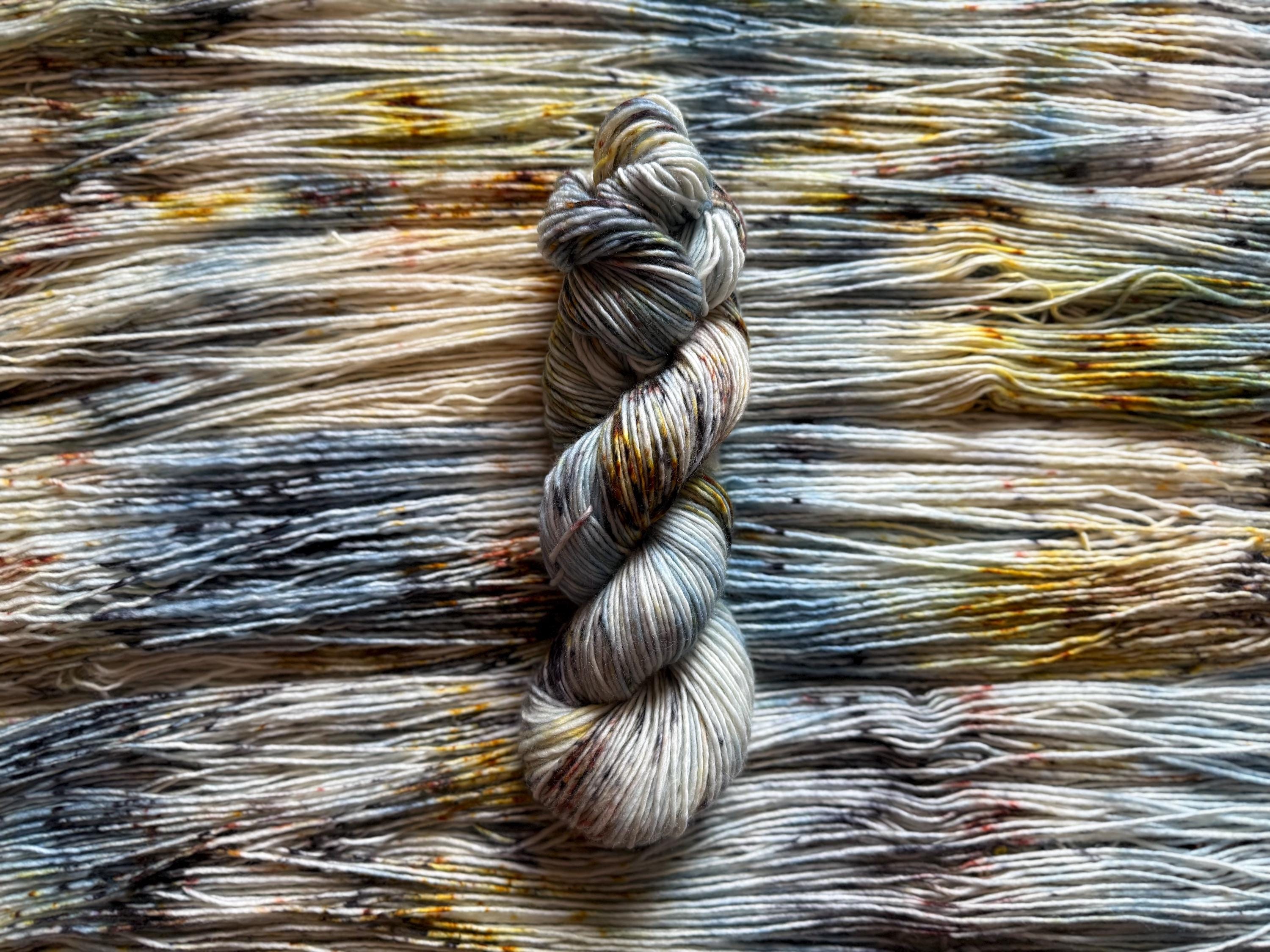 Nesta hand dyed (worsted/aran)