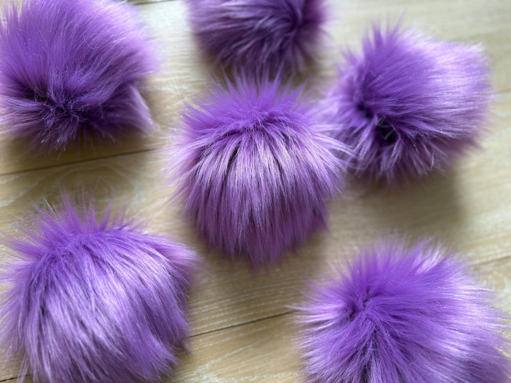 Violet Faux fur Pom Pom