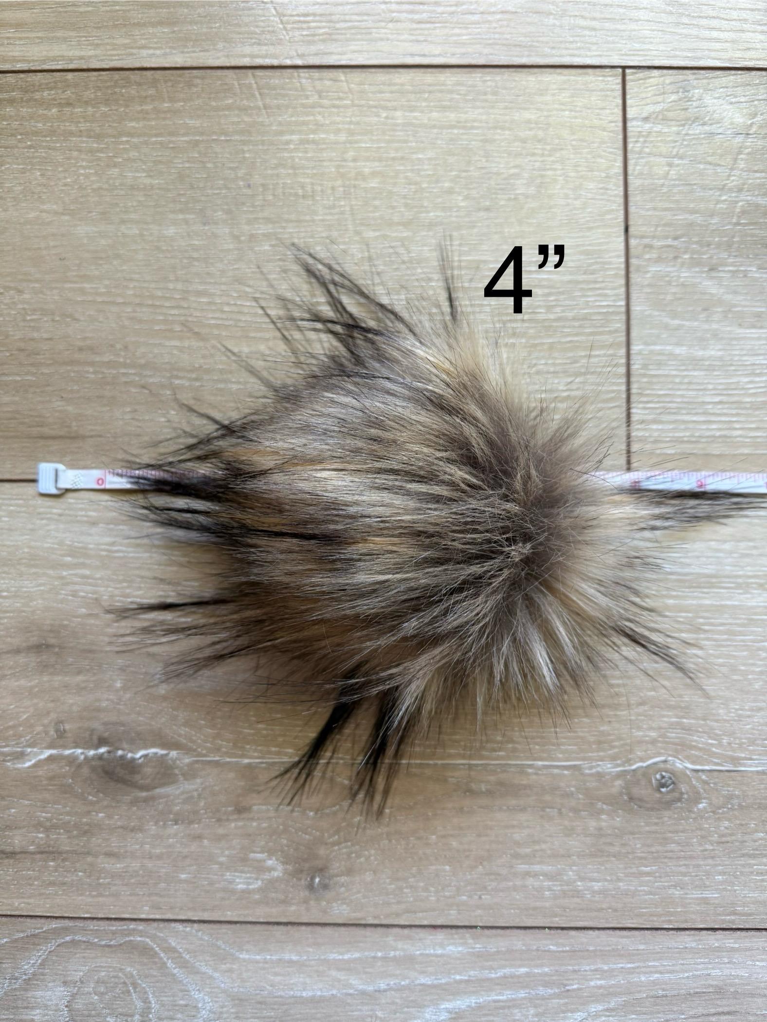 Grizzly luxe faux fur pom