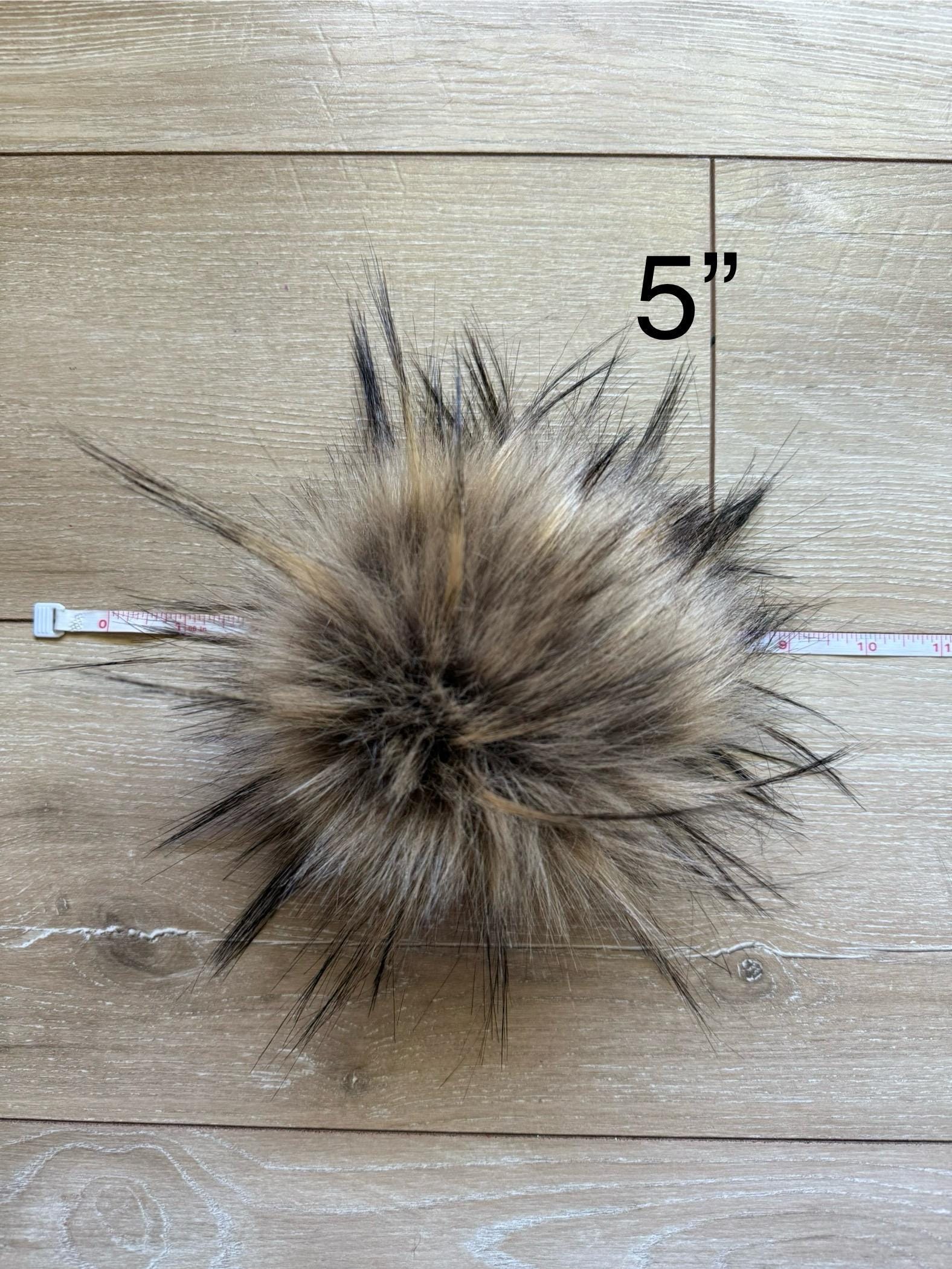 Grizzly luxe faux fur pom