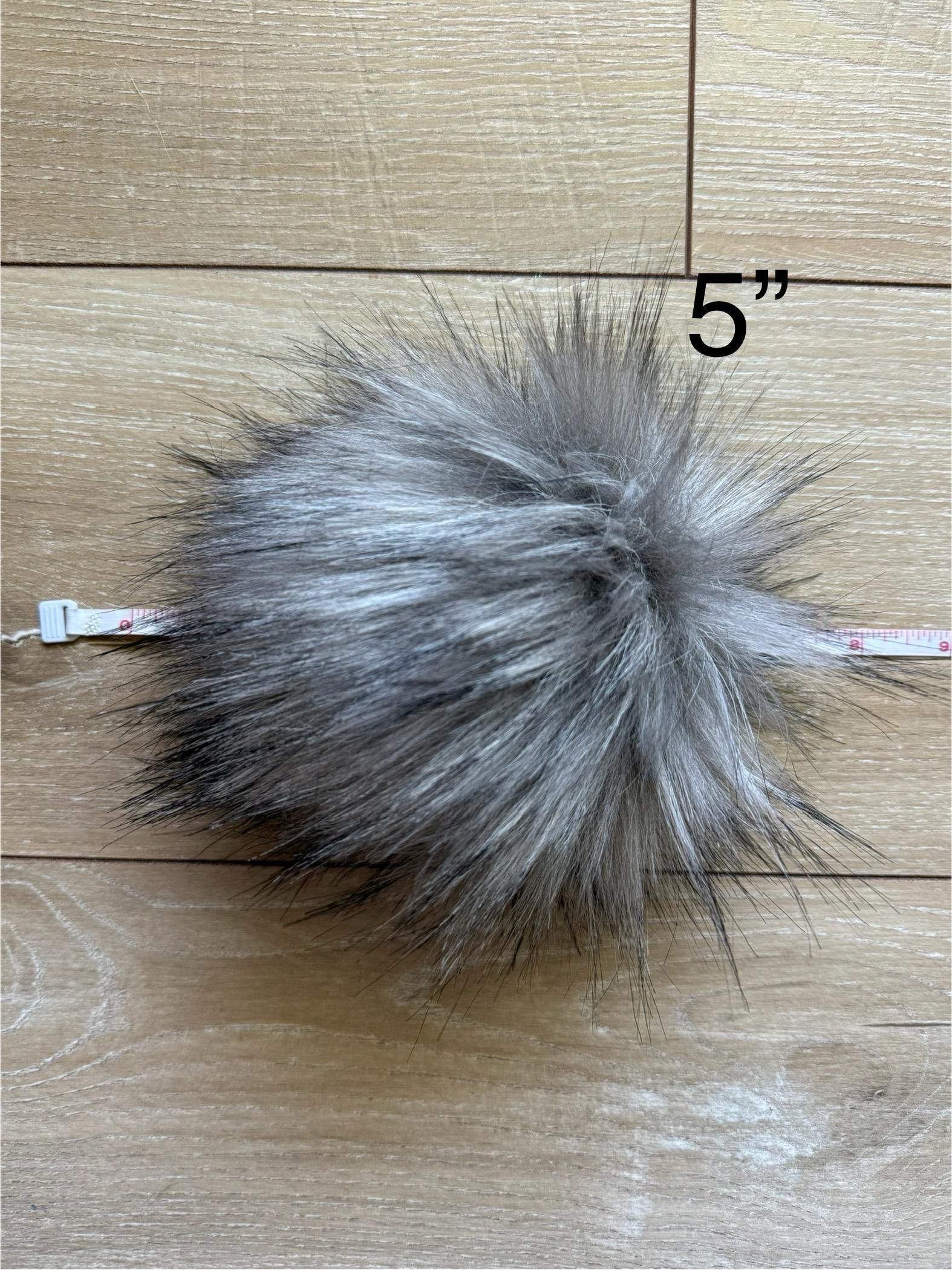 Tundra wolf luxe pom