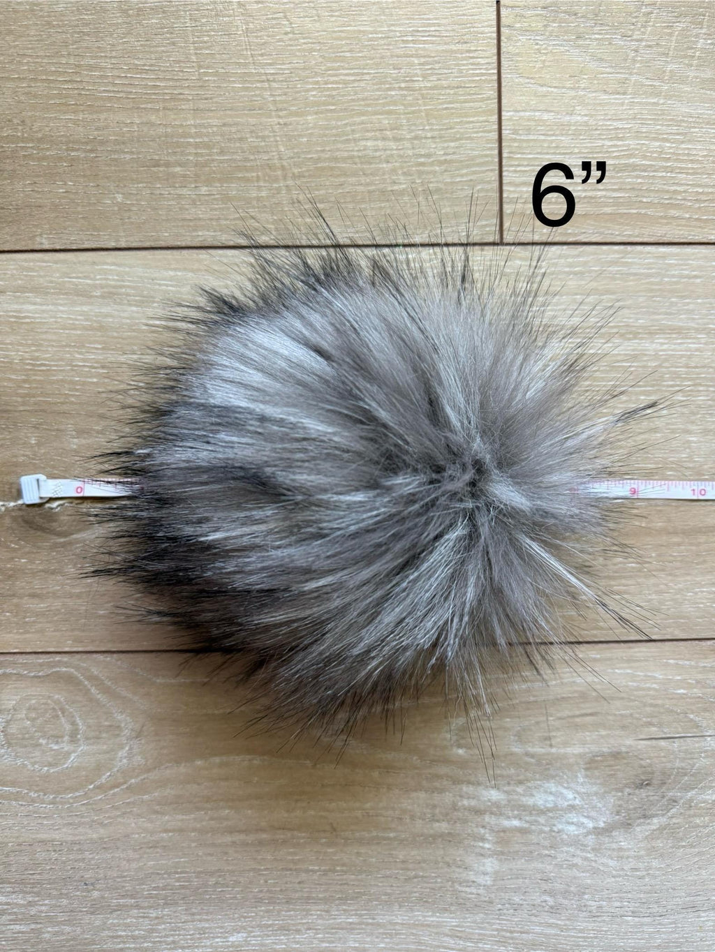 Tundra wolf luxe pom