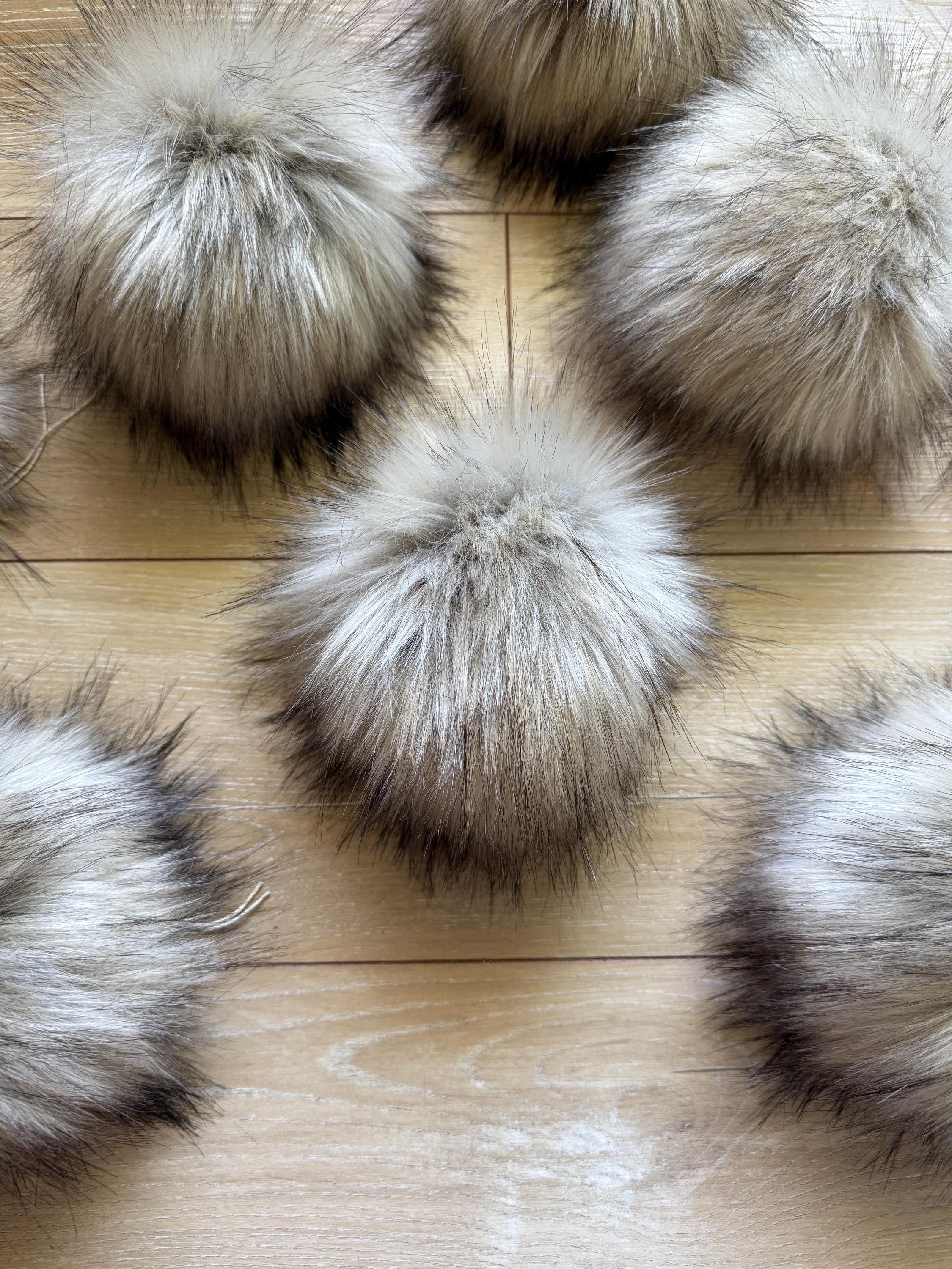 Timber wolf luxe pom