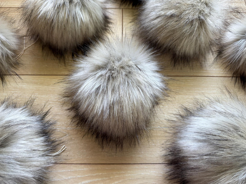 Timber wolf luxe pom