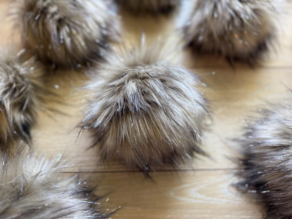 Silver wolf luxe pom